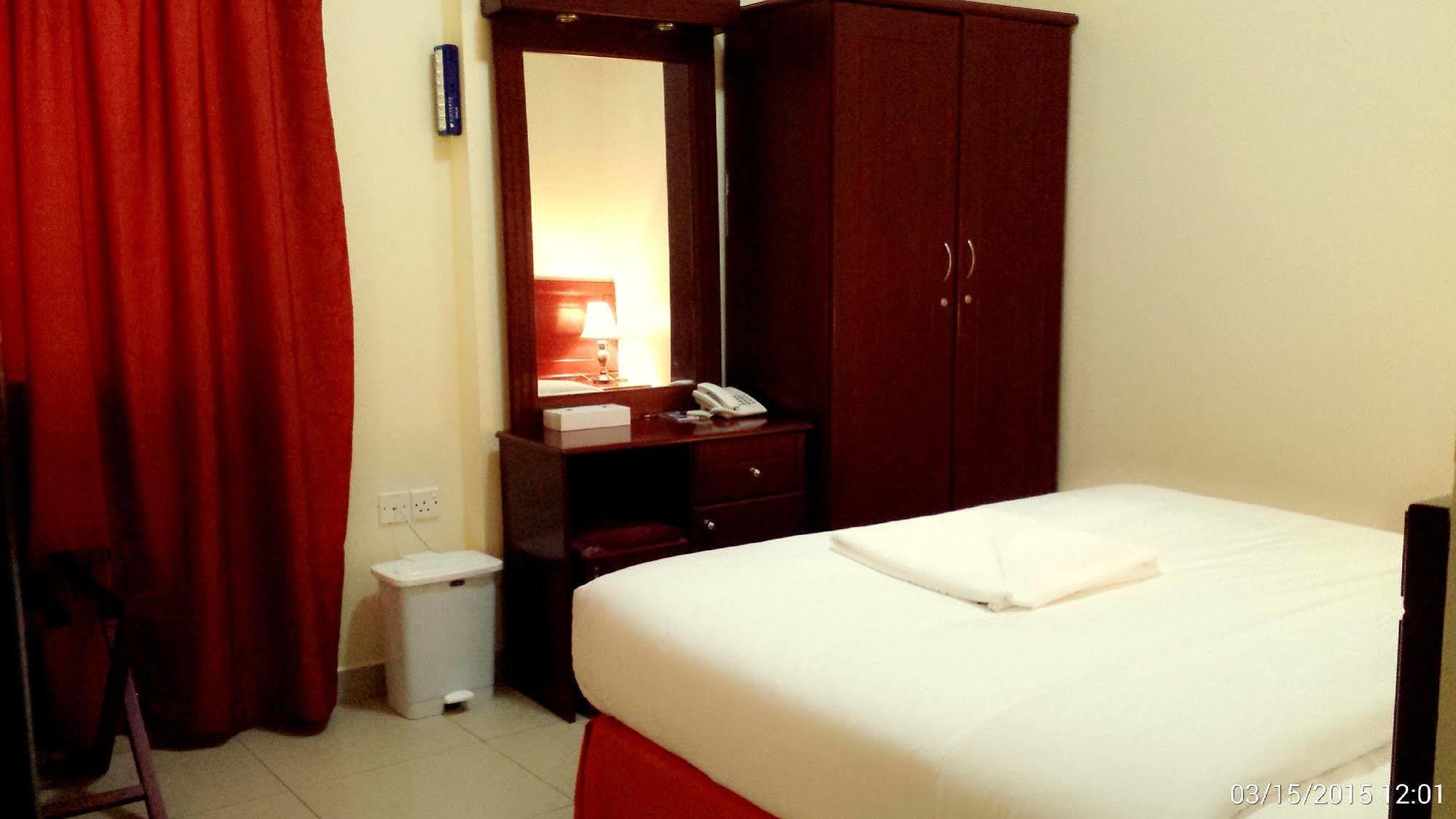 Al Reem Hotel Apartments Şarja Dış mekan fotoğraf